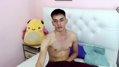 mathews_hot21 online show from September 12, 2025, 4:29 pm