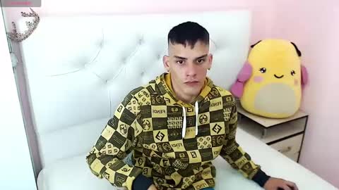 mathews_hot21 online show from September 15, 2025, 6:08 pm