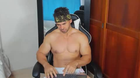 Snapshot of mathews_smith chatting on September 17, 2025, 11:45 am mathews_smith online show from September 17, 2025, 11:45 am