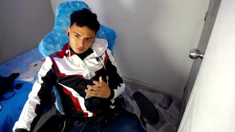 Snapshot of mathiass_twinkk_ chatting on April 6, 2026, 4:46 am MATHIAS online show from April 6, 2026, 4:46 am