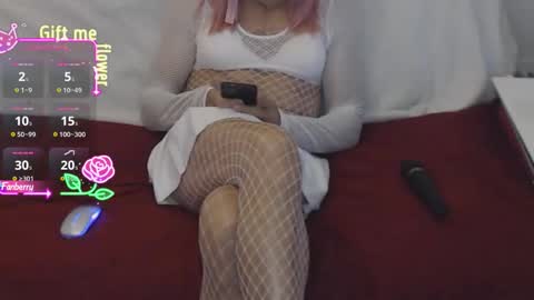 Snapshot of mathurin37 chatting on October 15, 2025, 12:49 pm LooLa online show from October 15, 2025, 12:49 pm