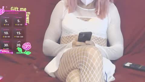 LooLa online show from November 19, 2025, 8:36 am