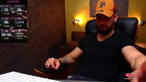 Snapshot of matiasdean chatting on October 6, 2025, 4:43 am MatiasDean online show from October 6, 2025, 4:43 am