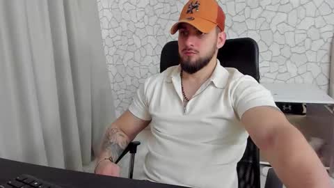 Snapshot of matiasdean chatting on October 29, 2025, 11:34 am MatiasDean online show from October 29, 2025, 11:34 am