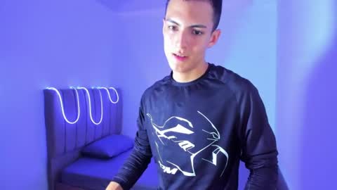 Snapshot of matiius18 chatting on June 16, 2026, 3:47 pm Matias online show from June 16, 2026, 3:47 pm
