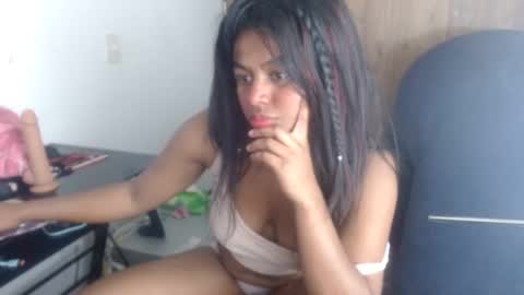 Snapshot of matilde27 chatting on December 29, 2024, 1:13 am Daniela online show from December 29, 2024, 1:13 am