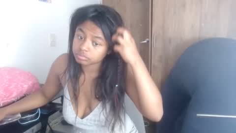 Snapshot of matilde27 chatting on December 29, 2024, 2:31 pm Daniela online show from December 29, 2024, 2:31 pm