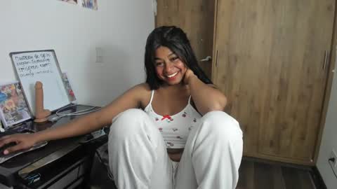 Snapshot of matilde27 chatting on February 15, 2025, 4:36 am Daniela online show from February 15, 2025, 4:36 am