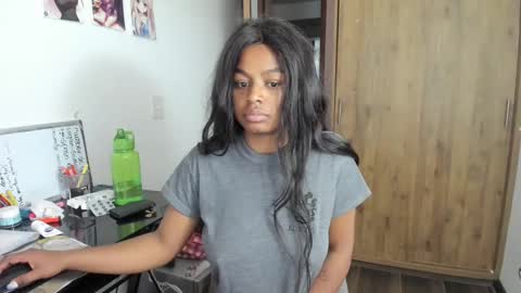 Snapshot of matilde27 chatting on February 24, 2025, 12:05 pm Daniela online show from February 24, 2025, 12:05 pm