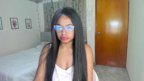 Snapshot of matilde27 chatting on October 9, 2025, 9:51 am Daniela online show from October 9, 2025, 9:51 am