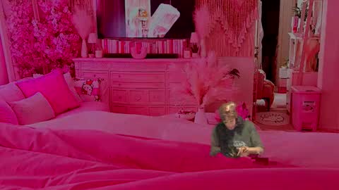 MOLLY MILLS online show from October 27, 2025, 9:30 pm