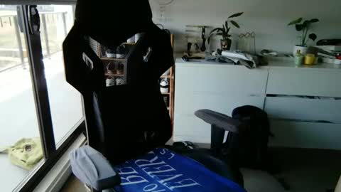 Snapshot of matt89aus chatting on December 27, 2024, 2:58 am MRD online show from December 27, 2024, 2:58 am