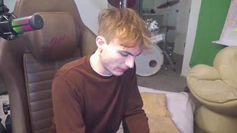 Snapshot of mattcashxxx chatting on September 21, 2025, 4:08 pm Matt Cash online show from September 21, 2025, 4:08 pm