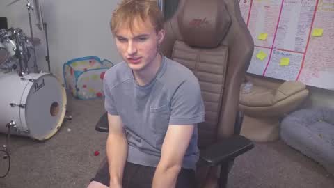 Snapshot of mattcashxxx chatting on September 27, 2025, 1:10 am Matt Cash online show from September 27, 2025, 1:10 am