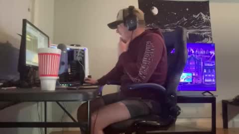 Snapshot of mattdawg13 chatting on April 7, 2026, 4:46 am MattDawg13 online show from April 7, 2026, 4:46 am