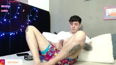 Snapshot of matteo12_ chatting on July 25, 2026, 4:32 am ---Matteo--- online show from July 25, 2026, 4:32 am