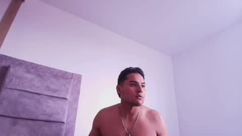 Snapshot of matteo_hott chatting on June 1, 2026, 8:10 pm matteo_hott online show from June 1, 2026, 8:10 pm