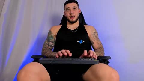 matteosantino25 online show from February 12, 2026, 6:03 pm