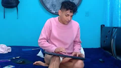 matthew_hawk19 online show from February 11, 2025, 9:14 pm