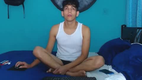 matthew_hawk19 online show from February 12, 2025, 2:24 am