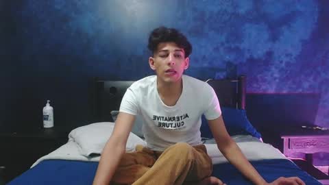 matthew_hawk19 online show from January 7, 2026, 12:02 am