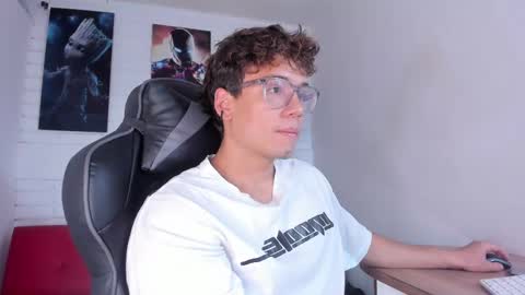 Snapshot of matthewfire1 chatting on October 4, 2025, 1:53 pm matthew online show from October 4, 2025, 1:53 pm