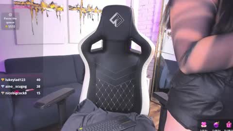 Snapshot of matti_sofia chatting on February 18, 2025, 4:26 am TATIANA  AND ROUS online show from February 18, 2025, 4:26 am