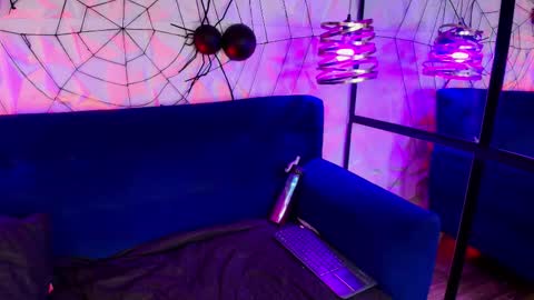 TATIANA  AND ROUS online show from December 14, 2025, 11:15 am