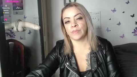 Mature liaa online show from January 18, 2025, 11:55 pm