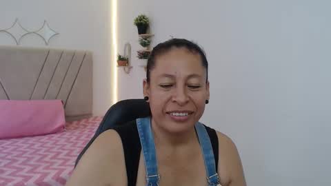 Snapshot of mature_martina_ chatting on April 25, 2026, 8:39 pm Martina online show from April 25, 2026, 8:39 pm