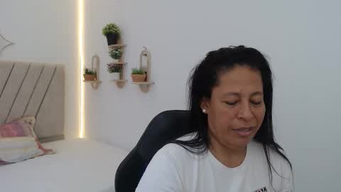 Snapshot of mature_martina_ chatting on April 27, 2026, 8:29 pm Martina online show from April 27, 2026, 8:29 pm