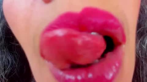 Sexy Hot Mature Sophy online show from October 28, 2025, 3:14 pm