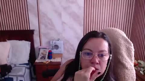 Snapshot of mature_wolf chatting on February 22, 2026, 3:32 pm Sonia online show from February 22, 2026, 3:32 pm