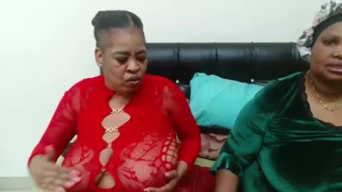 Snapshot of maturedbootyqueen chatting on March 15, 2026, 8:59 pm QUEEN online show from March 15, 2026, 8:59 pm