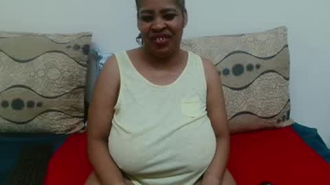 Snapshot of maturedbootyqueen chatting on April 3, 2026, 4:38 pm QUEEN online show from April 3, 2026, 4:38 pm