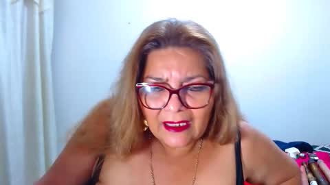 maturehot649 online show from November 30, 2025, 2:26 am