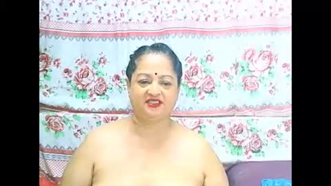 Snapshot of matureindian654u chatting on April 15, 2026, 10:10 pm matureindian654u online show from April 15, 2026, 10:10 pm
