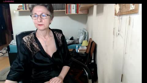 maturekate online show from September 20, 2025, 6:25 am