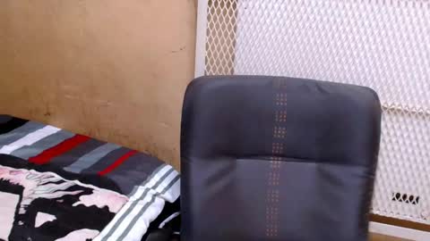 maturenesh online show from June 15, 2026, 6:48 am