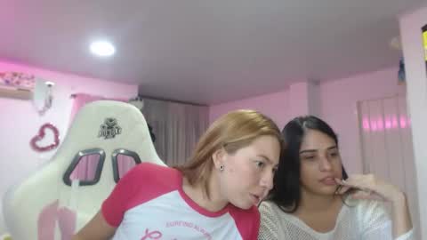 Snapshot of mauhype chatting on February 12, 2026, 9:32 pm Mau and Lauren online show from February 12, 2026, 9:32 pm