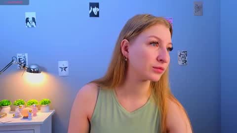 maureencoombs online show from November 20, 2025, 4:12 am