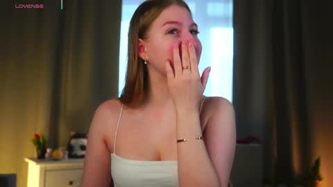 Snapshot of maureencoombs chatting on April 4, 2026, 4:11 am maureencoombs online show from April 4, 2026, 4:11 am