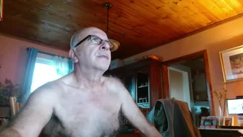 Snapshot of mauriceandre chatting on December 12, 2024, 12:33 pm Maurice online show from December 12, 2024, 12:33 pm