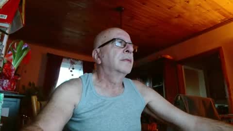 Snapshot of mauriceandre chatting on December 26, 2024, 12:27 pm Maurice online show from December 26, 2024, 12:27 pm