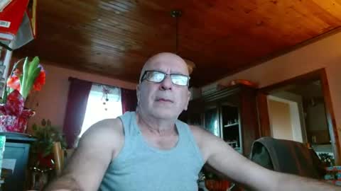 Snapshot of mauriceandre chatting on December 27, 2024, 12:45 pm Maurice online show from December 27, 2024, 12:45 pm