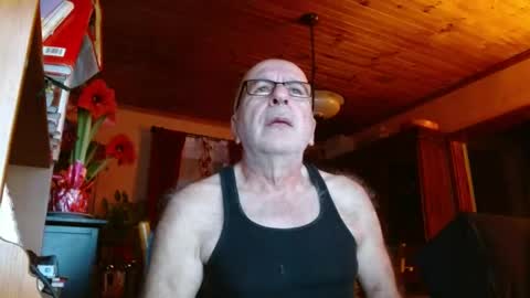 Snapshot of mauriceandre chatting on January 4, 2025, 10:49 am Maurice online show from January 4, 2025, 10:49 am