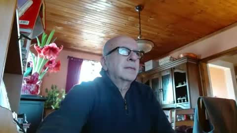 Snapshot of mauriceandre chatting on January 8, 2025, 3:28 pm Maurice online show from January 8, 2025, 3:28 pm