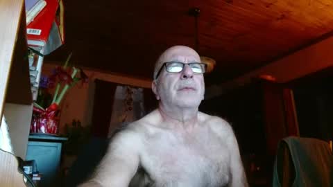 Snapshot of mauriceandre chatting on January 11, 2025, 11:34 am Maurice online show from January 11, 2025, 11:34 am