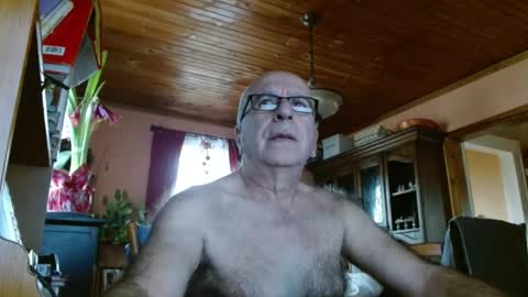 Snapshot of mauriceandre chatting on January 13, 2025, 3:47 pm Maurice online show from January 13, 2025, 3:47 pm