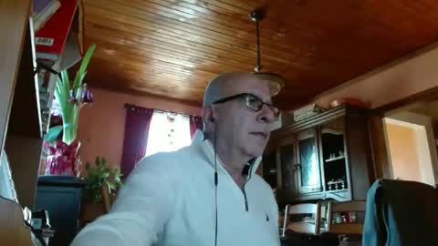 Snapshot of mauriceandre chatting on January 15, 2025, 3:50 pm Maurice online show from January 15, 2025, 3:50 pm